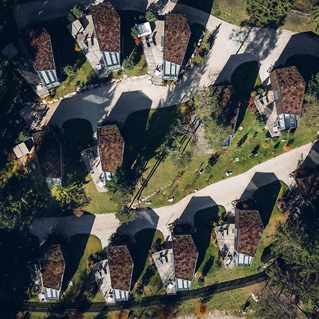 Skyview Chalets Am Camping Toblacher See Eksteriør bilde