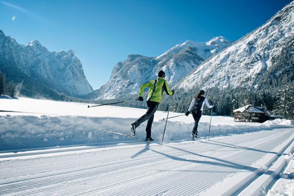 Skyview Chalets Am Camping Toblacher See Eksteriør bilde