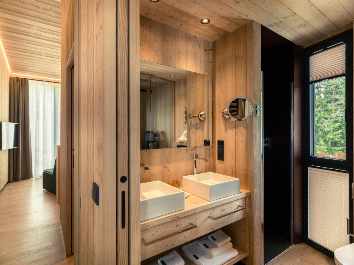 Skyview Chalets Am Camping Toblacher See Eksteriør bilde